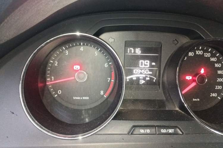 Used Volkswagen Bora 2014 1.6L Manual Fashion Edition Odometer Close Up