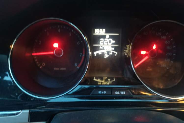 Used Volkswagen Bora 2014 1.6L Manual Comfort Model Odometer Close Up