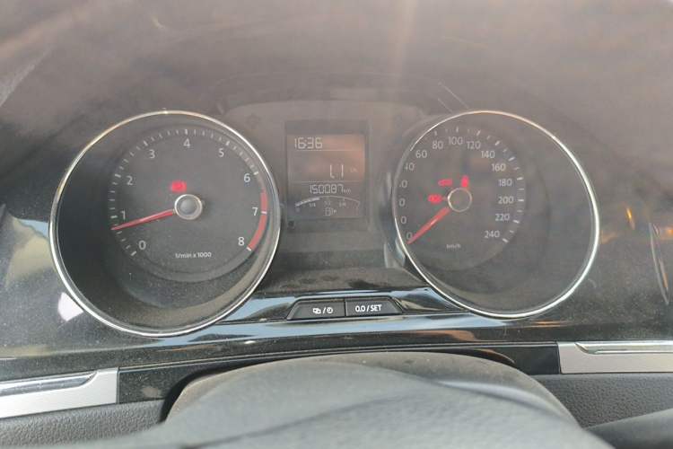 Used Volkswagen Bora 2014 1.6L Manual Comfort Model Odometer Close Up