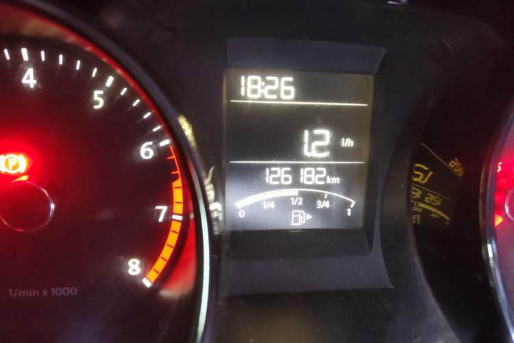 Used Volkswagen Bora 2014 1.4TSI Manual Sportline Odometer Close Up
