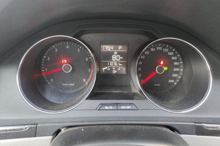 Used Volkswagen Bora 2014 1.6L Automatic Fashion Model Odometer Close Up