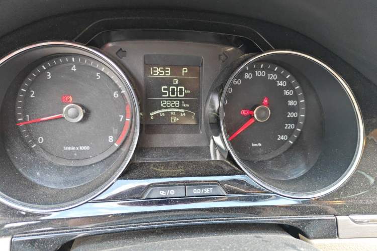 Used Volkswagen Bora 2014 1.6L Automatic Comfort Model Odometer Close Up
