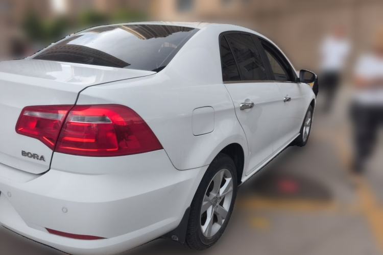 Used Volkswagen Bora 2014 1.6L Manual Comfort Model Rear Right 45 Deg