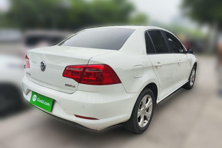 Used Volkswagen Bora 2014 1.6L Manual Comfort Model Rear Right 45 Deg