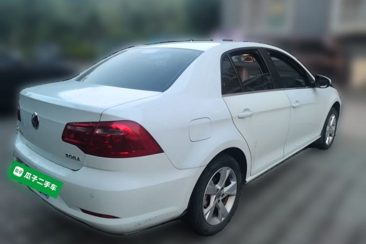 Used Volkswagen Bora 2014 1.6L Manual Comfort Model Rear Right 45 Deg