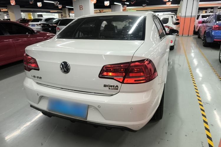 Used Volkswagen Bora 2014 1.4TSI Manual Sportline Rear Right 45 Deg