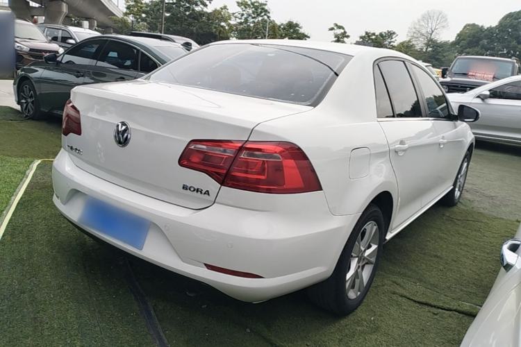 Used Volkswagen Bora 2014 1.6L Manual Comfort Model Rear Right 45 Deg