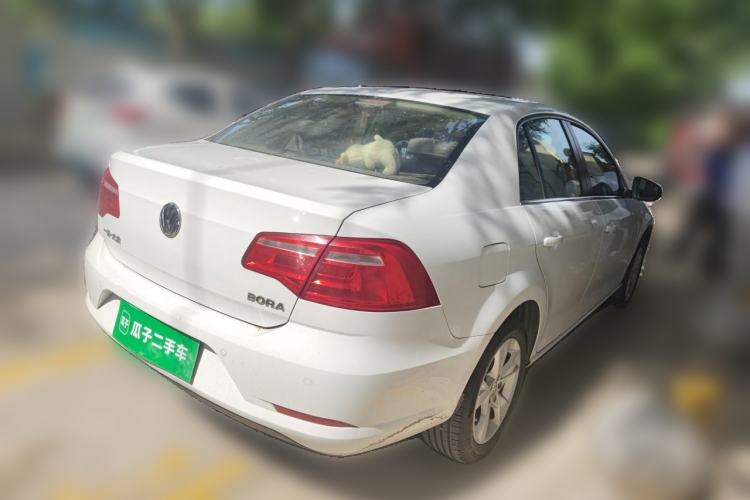 Used Volkswagen Bora 2014 1.6L Manual Comfort Model Rear Right 45 Deg