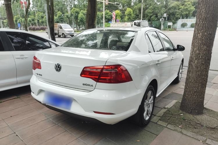 Used Volkswagen Bora 2014 1.6L Manual Comfort Model Rear Right 45 Deg