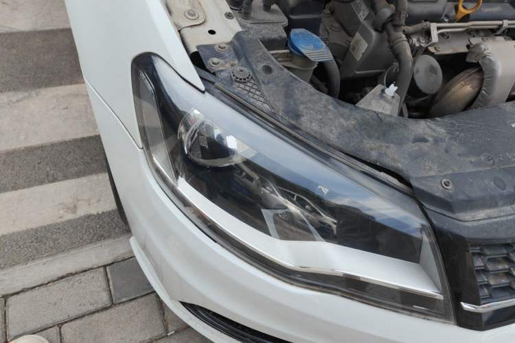 Used Volkswagen Bora 2014 1.4TSI Manual Sportline Right Front Headlight