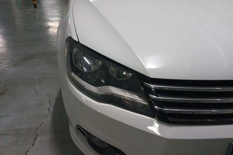 Used Volkswagen Bora 2014 1.6L Automatic Comfort Model Right Front Headlight