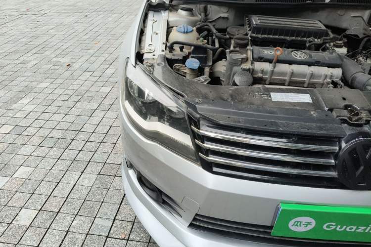 Used Volkswagen Bora 2014 1.6L Automatic Comfort Model Right Front Headlight