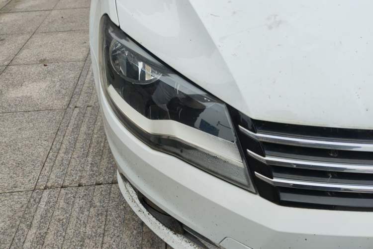 Used Volkswagen Bora 2014 1.6L Manual Comfort Model Right Front Headlight
