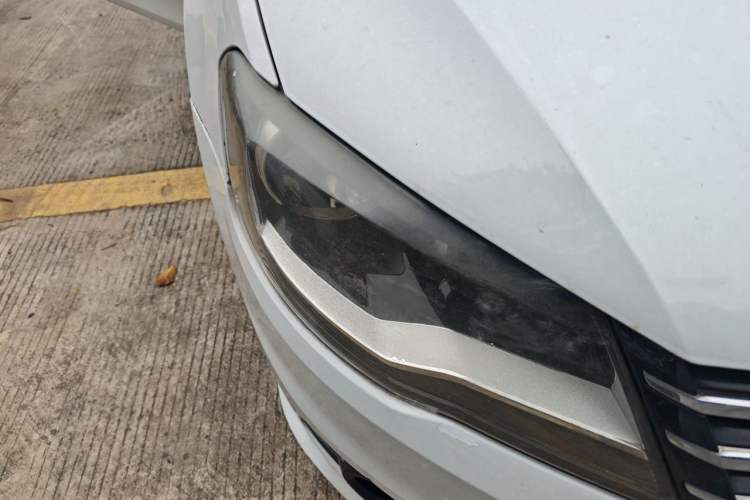 Used Volkswagen Bora 2014 1.6L Automatic Comfort Model Right Front Headlight