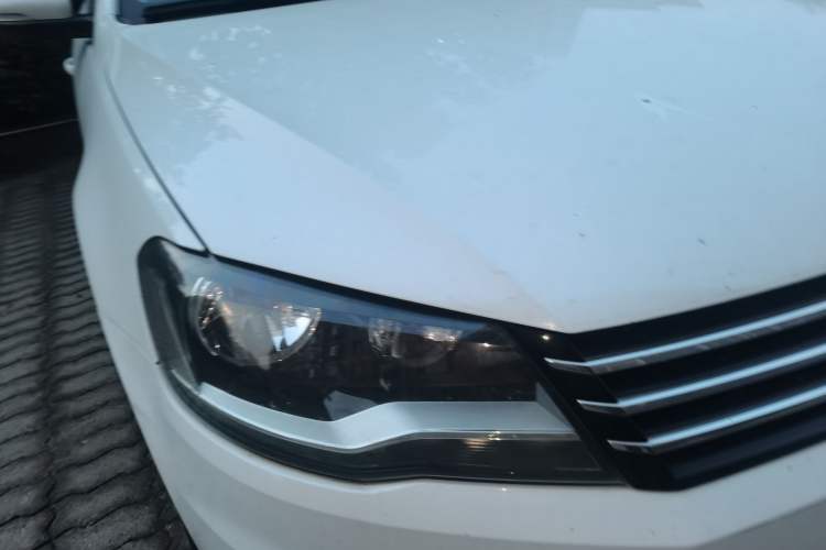 Used Volkswagen Bora 2014 1.6L Manual Comfort Model Right Front Headlight