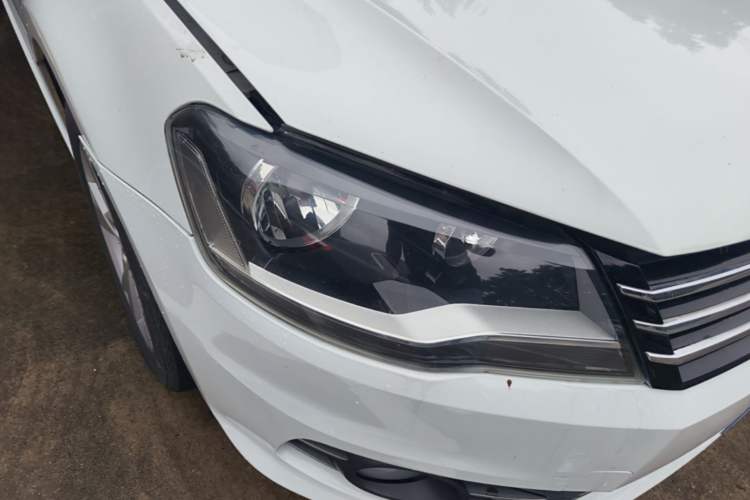 Used Volkswagen Bora 2014 1.6L Automatic Comfort Model Right Front Headlight