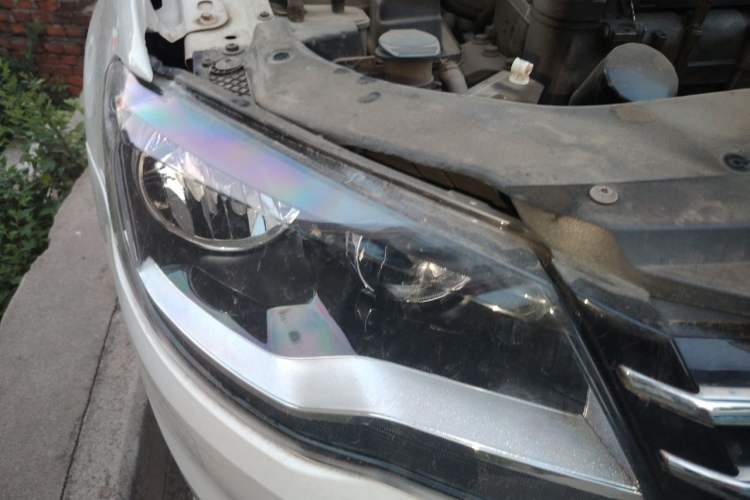 Used Volkswagen Bora 2014 1.6L Manual Comfort Model Right Front Headlight