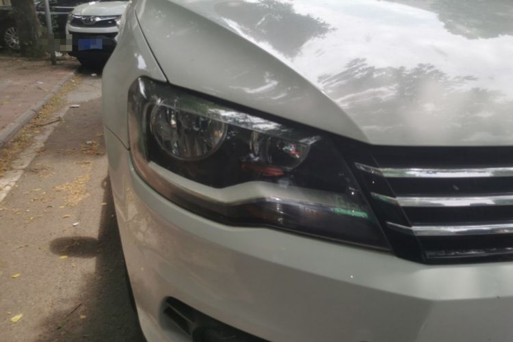 Used Volkswagen Bora 2014 1.6L Automatic Comfort Model Right Front Headlight