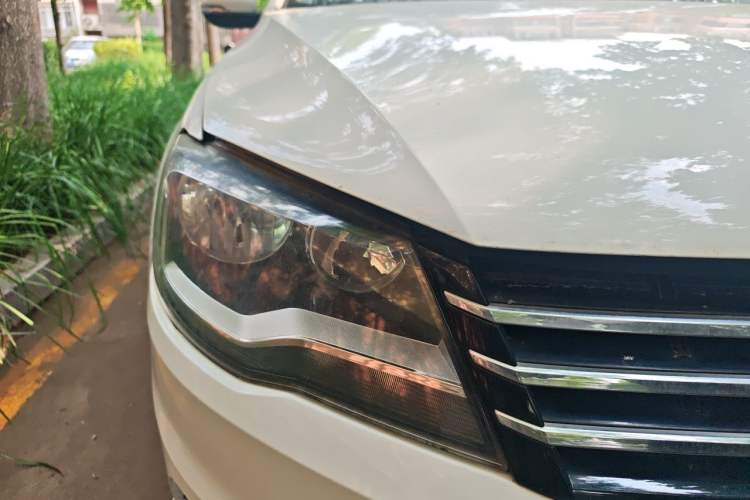 Used Volkswagen Bora 2014 1.6L Manual Comfort Model Right Front Headlight