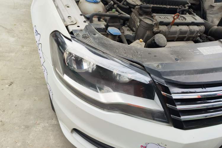 Used Volkswagen Bora 2014 1.6L Automatic Fashion Model Right Front Headlight