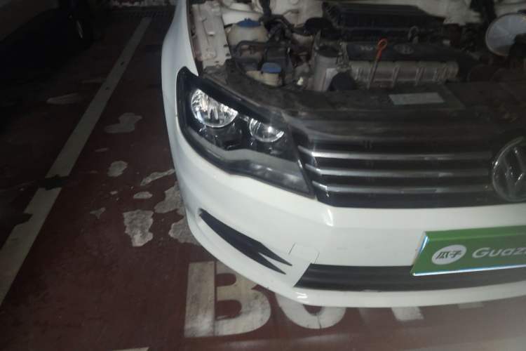 Used Volkswagen Bora 2014 1.6L Automatic Fashion Model Right Front Headlight