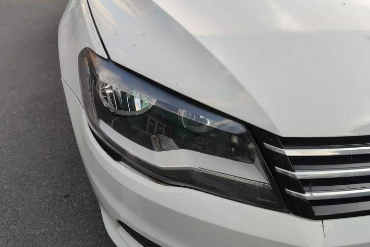 Used Volkswagen Bora 2014 1.6L Automatic Fashion Model Right Front Headlight