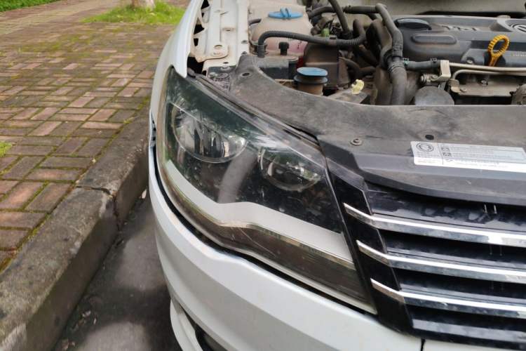 Used Volkswagen Bora 2014 1.4TSI Automatic Comfort Model Right Front Headlight