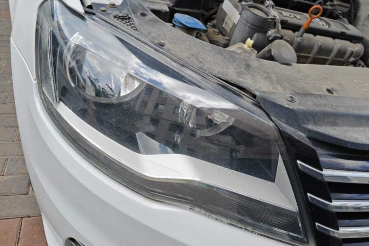 Used Volkswagen Bora 2014 1.6L Automatic Comfort Model Right Front Headlight