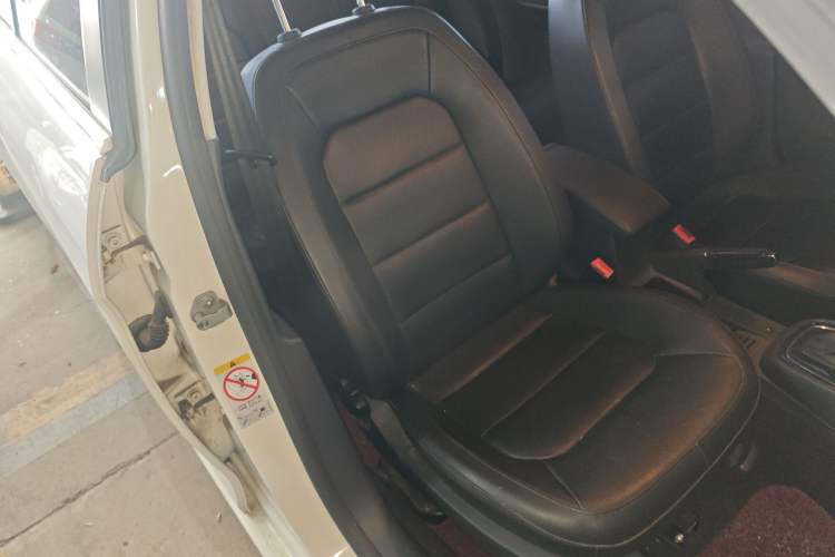 Used Volkswagen Bora 2014 1.6L Automatic Comfort Model Right Front Seat