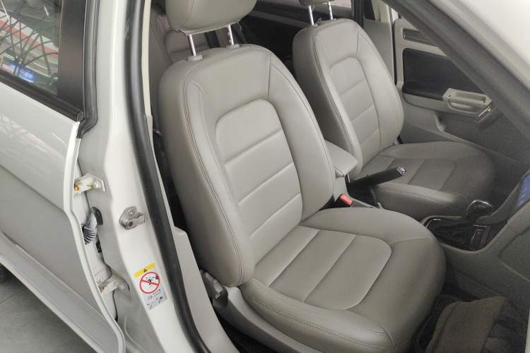 Used Volkswagen Bora 2014 1.6L Automatic Fashion Model Right Front Seat
