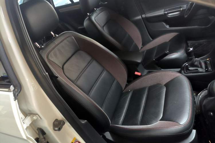 Used Volkswagen Bora 2014 1.4TSI Manual Sportline Right Front Seat