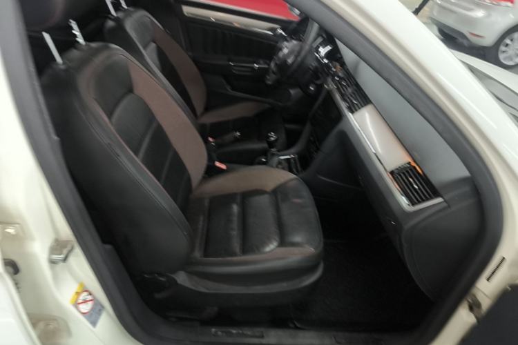 Used Volkswagen Bora 2014 1.4TSI Manual Sportline Right Front Seat