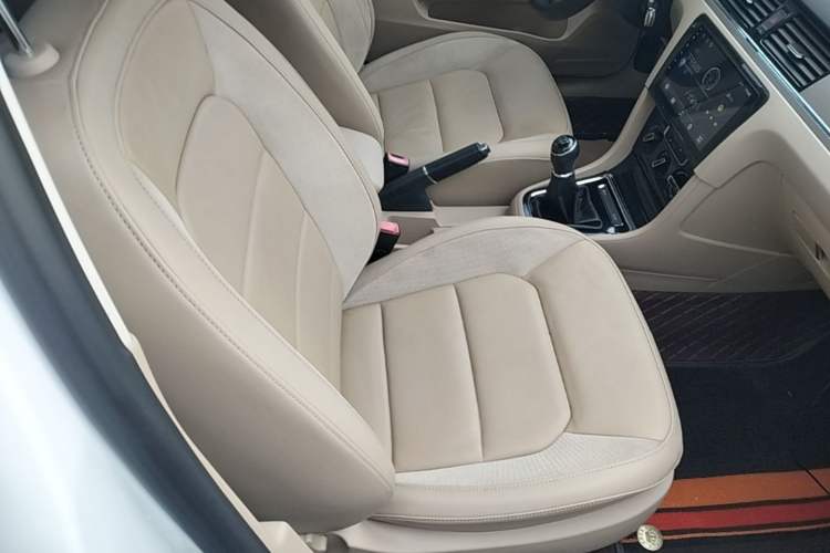 Used Volkswagen Bora 2014 1.6L Manual Comfort Model Right Front Seat