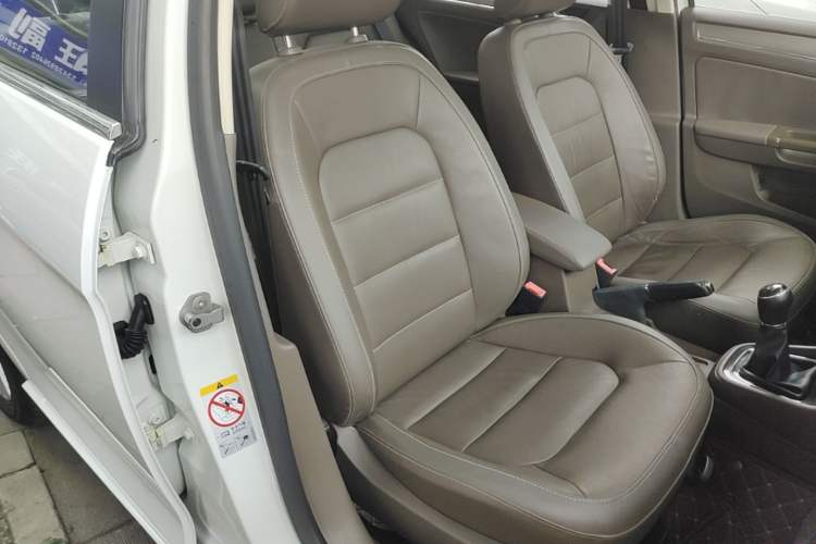 Used Volkswagen Bora 2014 1.6L Manual Comfort Model Right Front Seat