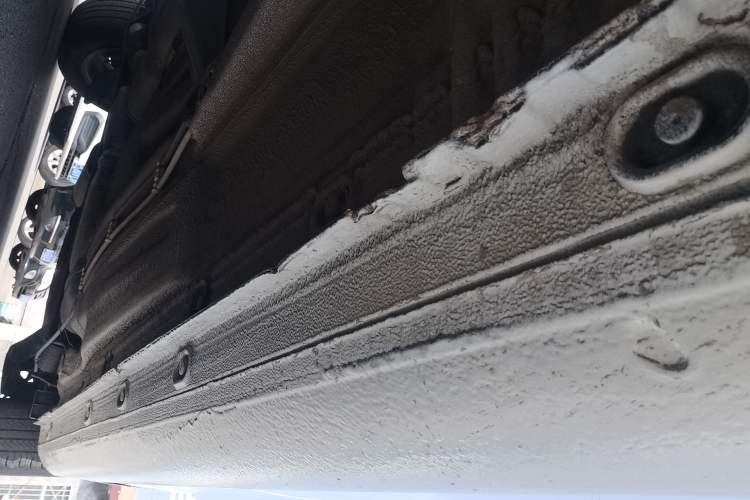 Used Volkswagen Bora 2014 1.6L Automatic Fashion Model Right Side Sill