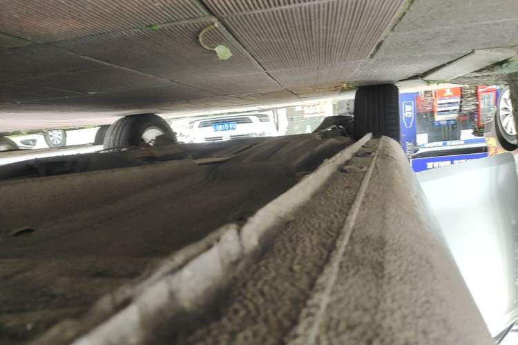 Used Volkswagen Bora 2014 1.6L Manual Comfort Model Right Side Sill
