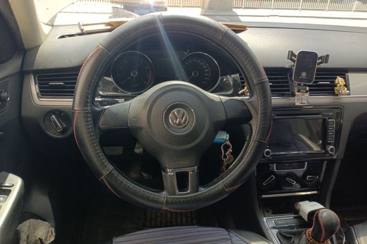 Used Volkswagen Bora 2014 1.6L Manual Comfort Model Steering Wheel