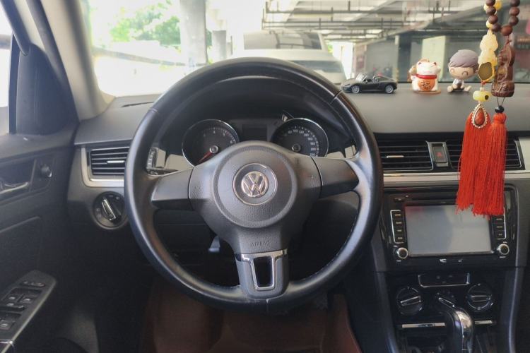 Used Volkswagen Bora 2014 1.6L Automatic Comfort Model Steering Wheel