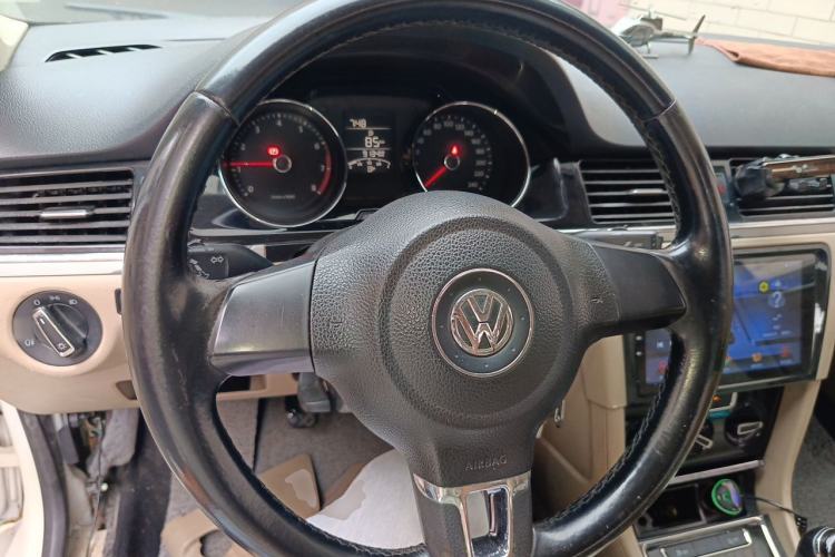 Used Volkswagen Bora 2014 1.6L Manual Comfort Model Steering Wheel