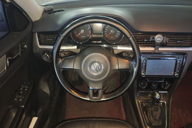 Used Volkswagen Bora 2014 1.6L Automatic Comfort Model Steering Wheel