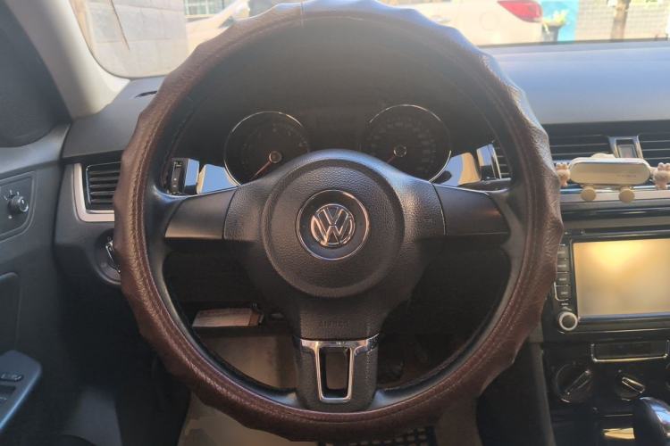 Used Volkswagen Bora 2014 1.6L Automatic Comfort Model Steering Wheel