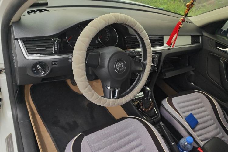 Used Volkswagen Bora 2014 1.6L Automatic Comfort Model Steering Wheel