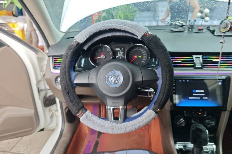 Used Volkswagen Bora 2014 1.6L Automatic Luxury Model Steering Wheel