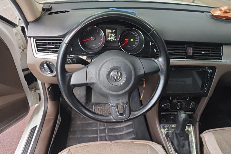 Used Volkswagen Bora 2014 1.4TSI Automatic Comfort Model Steering Wheel