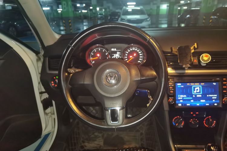 Used Volkswagen Bora 2014 1.6L Manual Comfort Model Steering Wheel