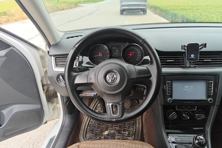 Used Volkswagen Bora 2014 1.6L Manual Comfort Model Steering Wheel