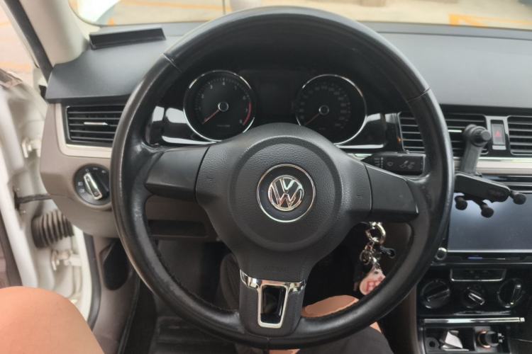 Used Volkswagen Bora 2014 1.6L Manual Comfort Model Steering Wheel