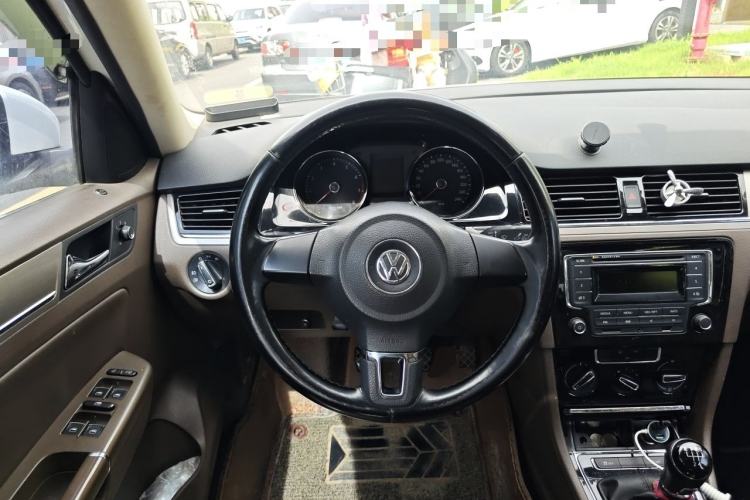 Used Volkswagen Bora 2014 1.6L Manual Comfort Model Steering Wheel