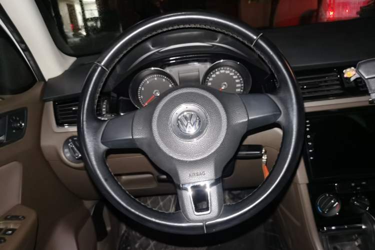 Used Volkswagen Bora 2014 1.6L Automatic Comfort Model Steering Wheel