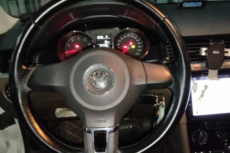 Used Volkswagen Bora 2014 1.6L Automatic Comfort Model Steering Wheel